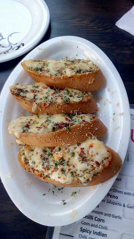 The Cheese Garlic Bread at Gusto Pizzeria